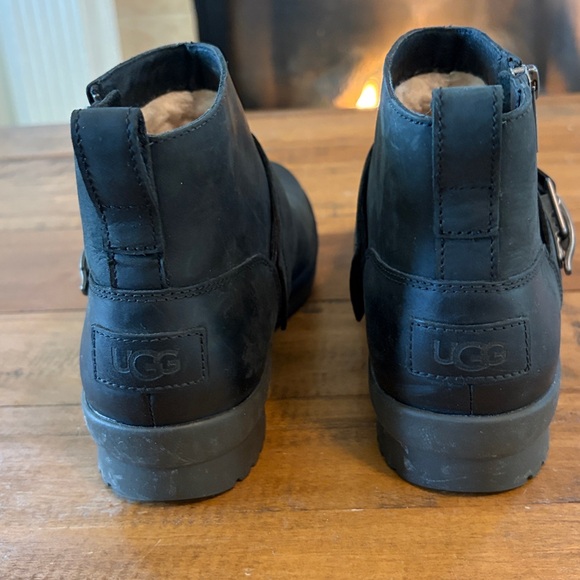 UGG Cheyene Black Waterproof Ankle Boots with Buckle Detail. Size 6.5 - Picture 5 of 11